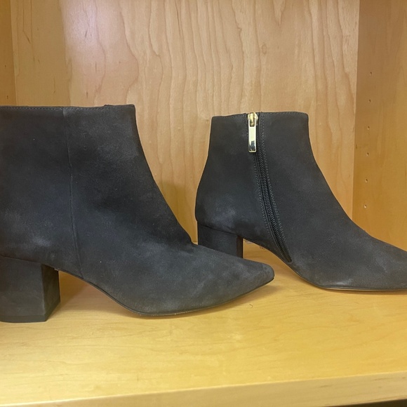 L'AGENCE Grey Suede Jeanne II Booties, Size 36.5 - New without box - Picture 8 of 10